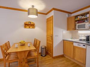 Bel appartement 2 pièces pour 4 personnes, parking, balcon sud - FR-1-263-619