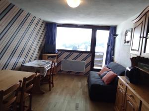 Grand Appartement à Super Besse pour 6 personnes avec WIFI - FR-1-814-149