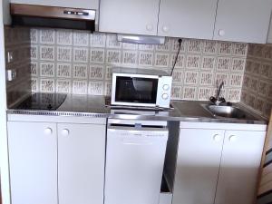 Grand Appartement à Super Besse pour 6 personnes avec WIFI - FR-1-814-149