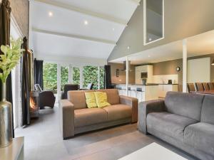 Accessible Villa on the Lake