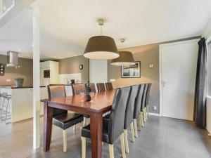 Accessible Villa on the Lake