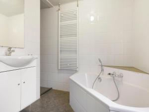 Lakeside Retreat in Drenthe