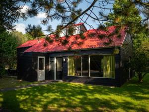 Lakeside Retreat in Drenthe