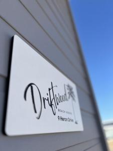 Driftwood Beach House - Coastal Haven North Beach