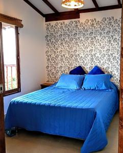 Country cabin with panoramic view among clouds - cabaña refugio entre nubes