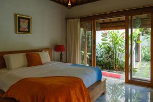 The Third Eye House, Salt water pool, Yoga room