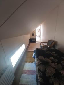 Rooms in a big wooden home, homestay