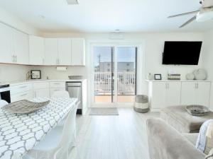 Ocean Front Condo Beach Haven, Pool Beach Badges Wifi Ocean Views