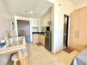 City View Unit with Balcony