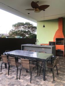 Refugio 4 suites com ar condicionado e piscina