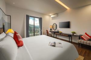 DeLaMont Sapa Hotel - Hill Serenity Retreat