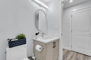 Basement in Calgary - 10 Mins from Calgary Airport