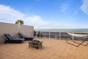 Rhyll Seaside Penthouse