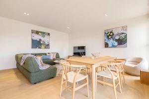 Stylish Spacious Apartment in Malvern