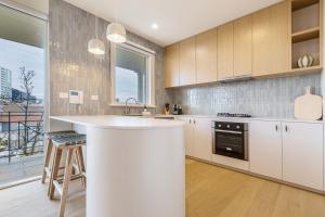 Stylish Spacious Apartment in Malvern