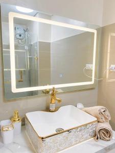 Hotel Style 1BR Condo Near Airport, SMX, MOA