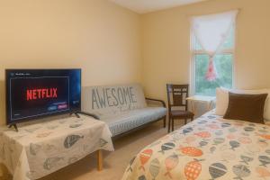 Bright Downtown Room Walk Everywhere Aurora Nearby