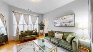 Bright & Chic Stay Near Medical District