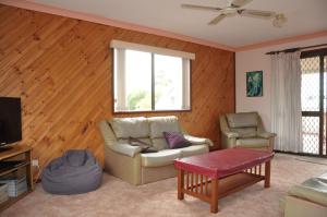 Dunnwell - Rainbow Beach. Pets welcome