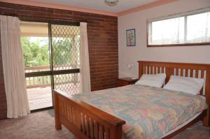 Dunnwell - Rainbow Beach. Pets welcome