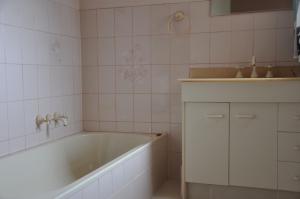 Dunnwell - Rainbow Beach. Pets welcome