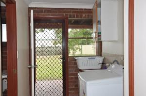 Dunnwell - Rainbow Beach. Pets welcome