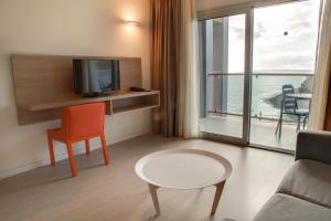Junior Suite with Sea View (2 Adults) room in Riviera Vista