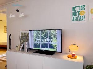 Hongdae Area Stay with Free Luggage Storage and Airport Bus Access