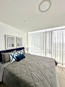Suite vista al rio