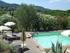 Charming House in Tuscany with Pool & Views