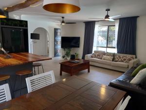 Dream Pool - Rainbow Beach