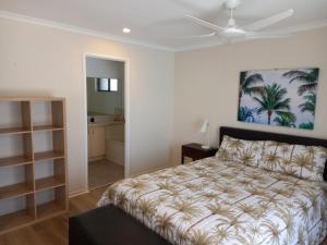 Dream Pool - Rainbow Beach