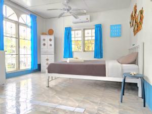 Village Beach House IV