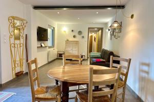 Comme Chez Mémé house with terrace in the center