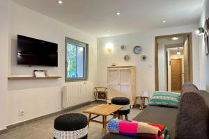 Comme Chez Mémé house with terrace in the center