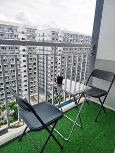 Classy and Cozy Staycation near MOA