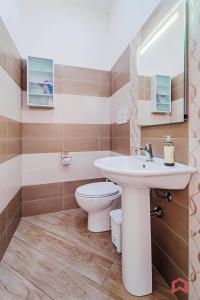 Villa con Piscina sul Mare a Terrasini