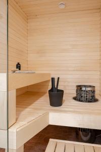 Spacious 2BR Apartment with Sauna in Historical Amuri Neighborhood