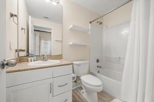 Laketown Wharf #1826