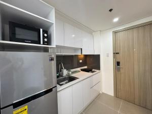 Sunny side Cityscape C2 RM 1716 Shore Residences by Prime Stay MOA