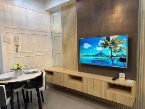 Sunny side Cityscape C2 RM 1716 Shore Residences by Prime Stay MOA