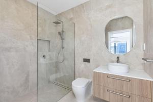 14 Abbott Street - Entire