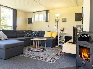 6 person holiday home in Nibe-By Traum