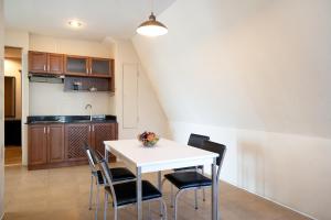 181 Ekkamai Studio Apartment