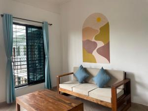 12 Monks - Backpacker Resort