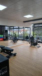 Executive elegantly furnished three bedroom apartment withmodern facilities ,modern swimming pool ,fully equipped gym,children playground and close proximity to major shopping centers and gourmet restaurants