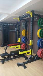 Executive elegantly furnished three bedroom apartment withmodern facilities ,modern swimming pool ,fully equipped gym,children playground and close proximity to major shopping centers and gourmet restaurants