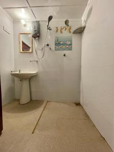 Modern Nature Retreat - Private Holiday Home in Bandarawela Hills