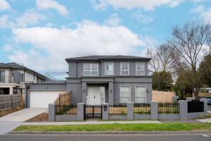 Prestige 4-Bed Luxury Home in Ashburton