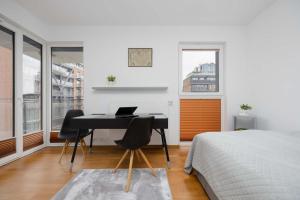 Bright Apartment Okrzei in Warsaw Near PGE by Noclegi Renters